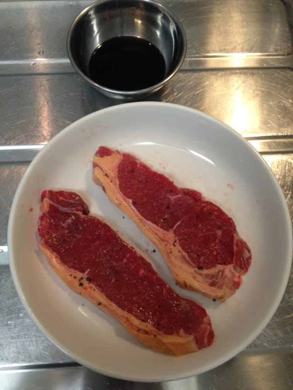 お肉祭り　ステーキ・牛干し肉の燻製　糖質制限食のトライアルとして