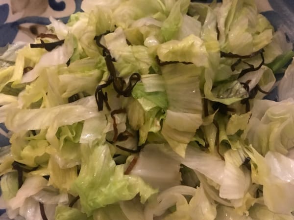 レタスの塩昆布和え