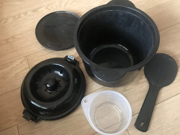 電子レンジ炊飯器　チビクロちゃん　出張のお供に