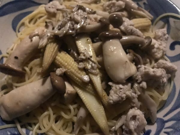 鶏ひき肉とキノコのパスタ